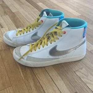 Nike Blazer Mid ‘77 GS White Silver Floral 6Y